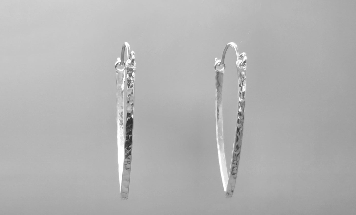 Hammered V Hoops