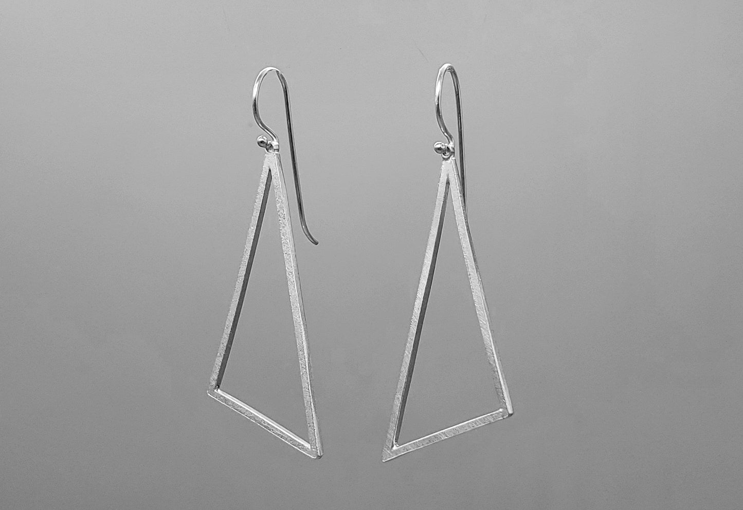 Angle Open Frame Frosted Earrings